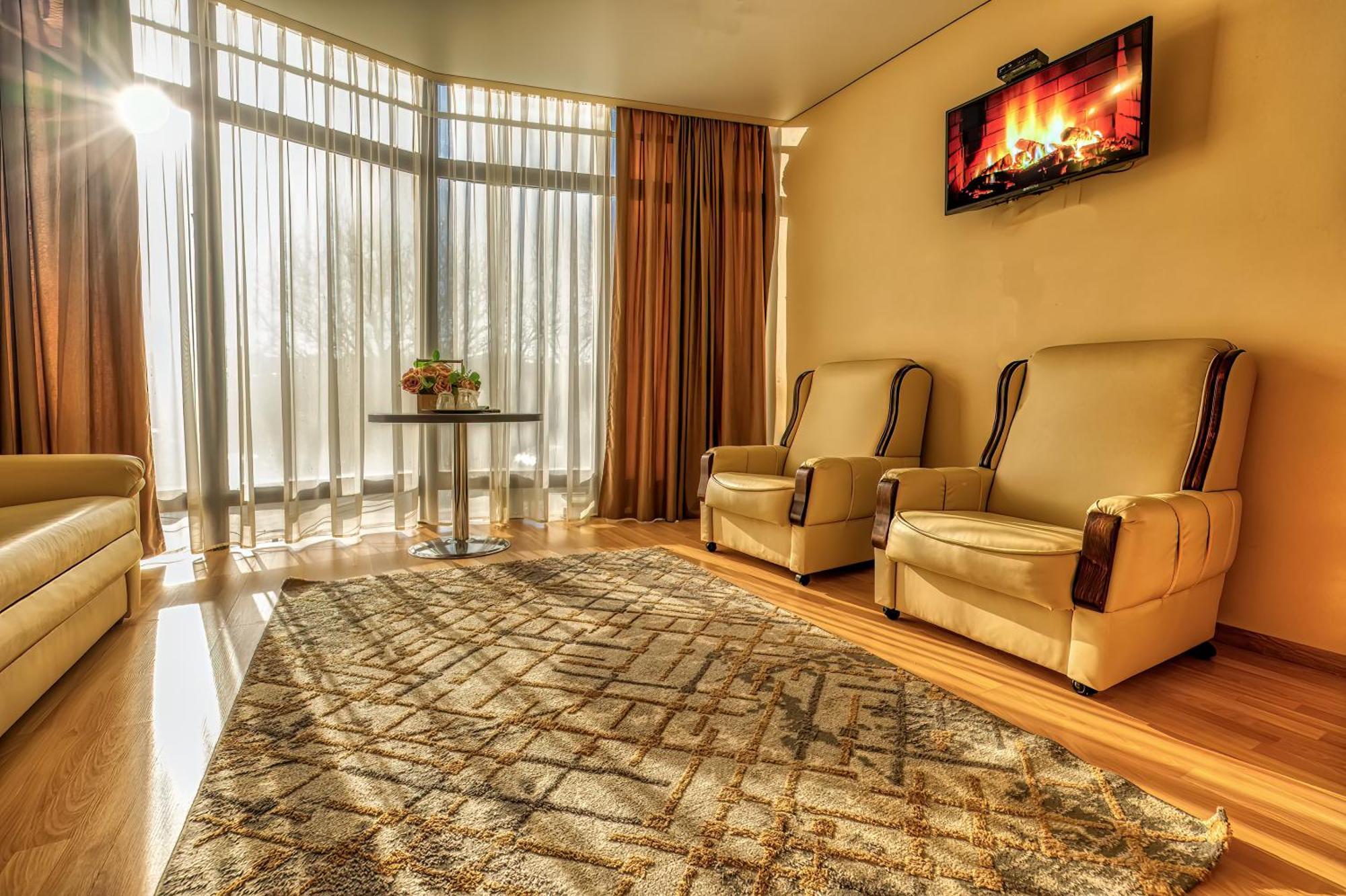 Sv Hotel, Restaurant & Airport Parking Todiresti  Екстер'єр фото
