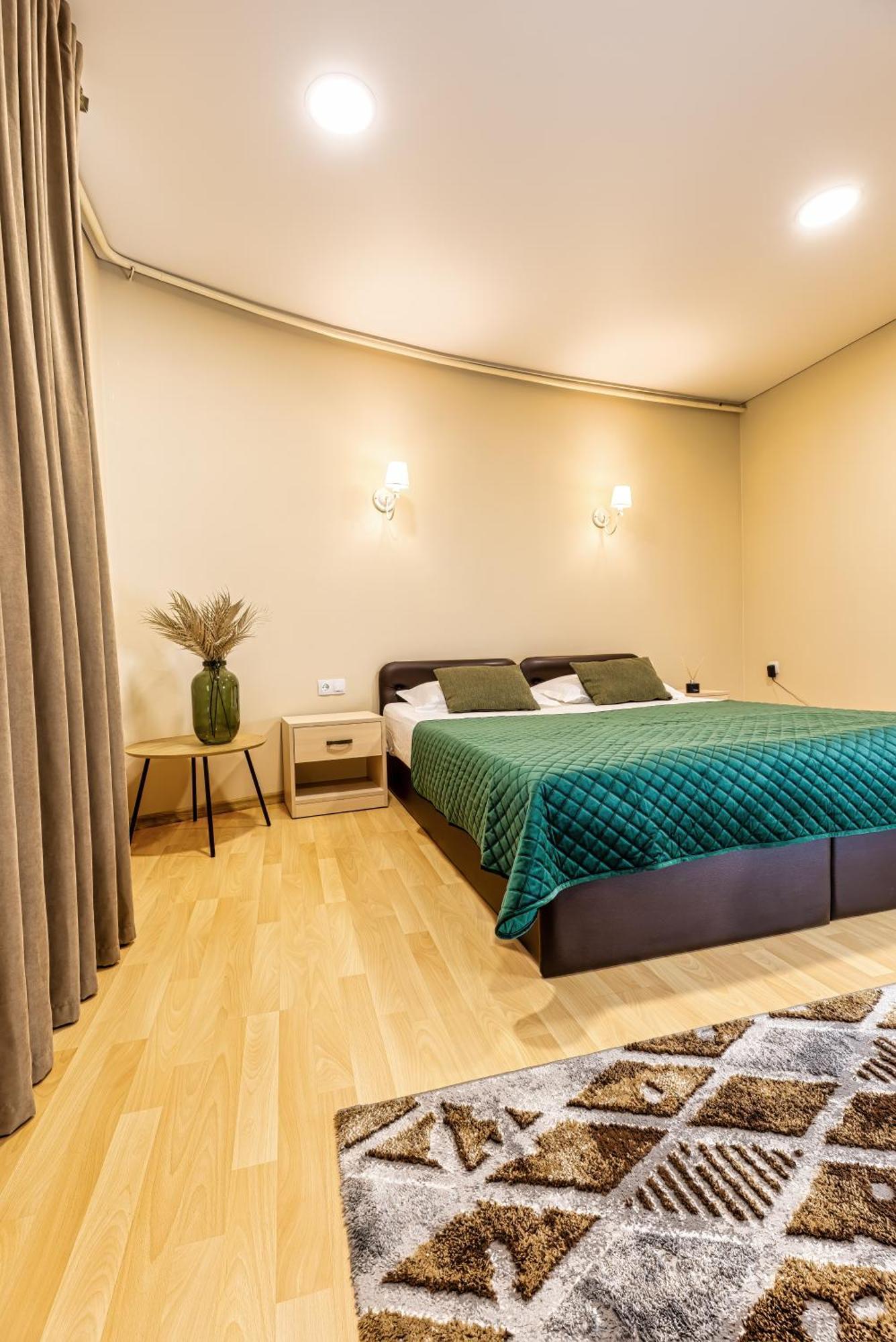 Sv Hotel, Restaurant & Airport Parking Todiresti  Екстер'єр фото