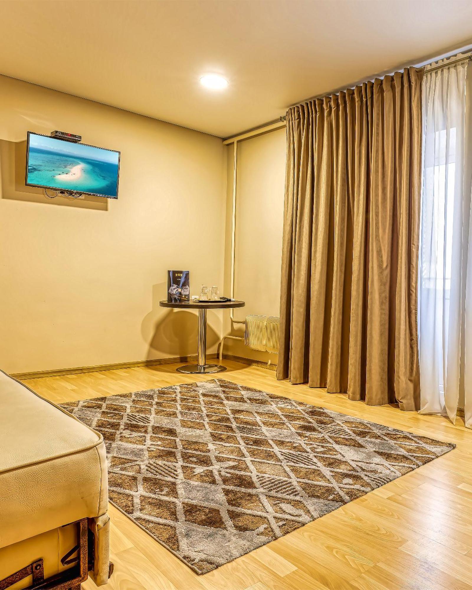 Sv Hotel, Restaurant & Airport Parking Todiresti  Екстер'єр фото
