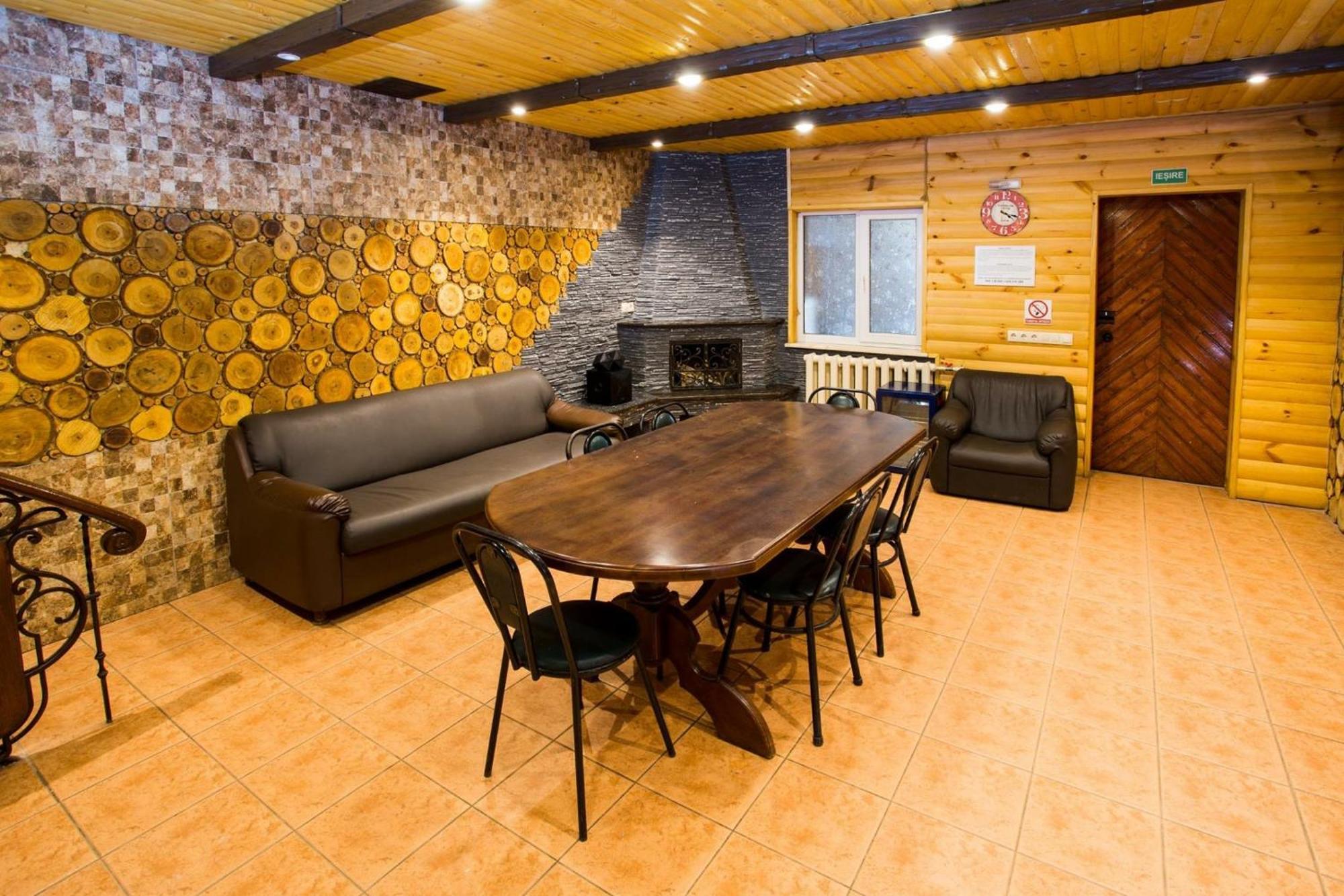Sv Hotel, Restaurant & Airport Parking Todiresti  Екстер'єр фото